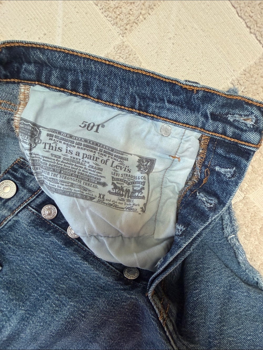 Levi's Blue Denim Raw-Hem Cutoff Shorts 27 - Picture 3 of 5
